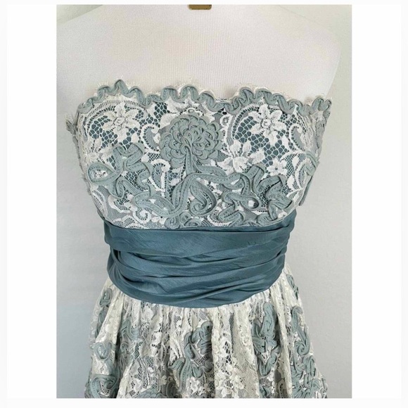 EUC Betsey Johnson Teal Blue Cream Lace Strapless Dress Sz 8 - Picture 3 of 6